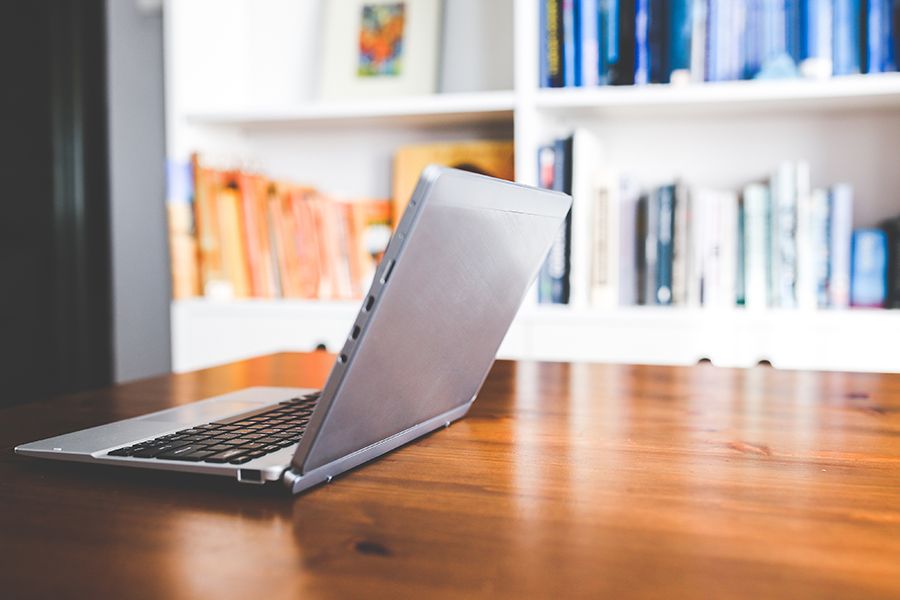 Cleaning the air filter